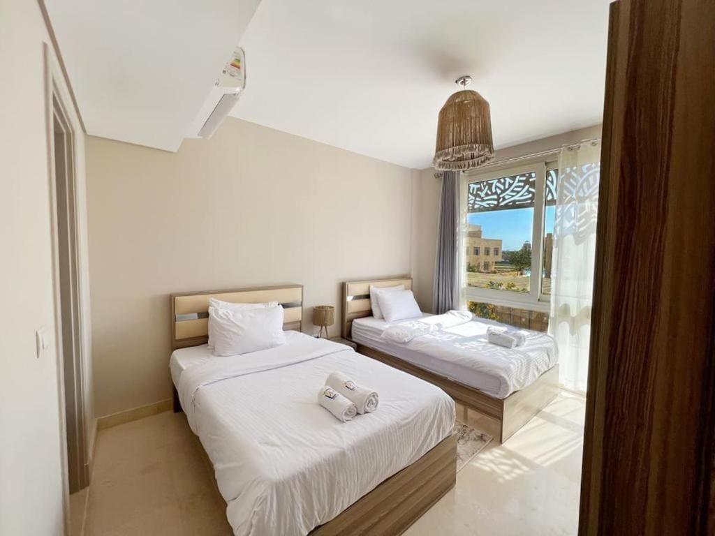 Luxury 5 Bedrooms Sea Front *