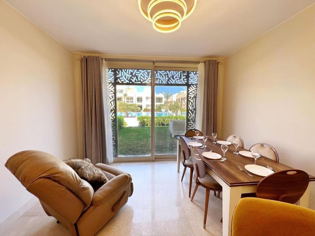 Luxury 5 Bedrooms Sea Front Villa